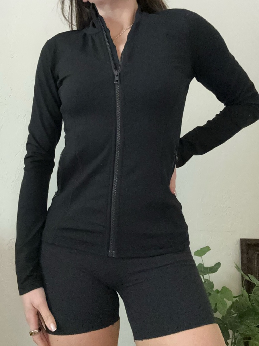 Zobha Black Active Crop Top - Minimal Logo Detail